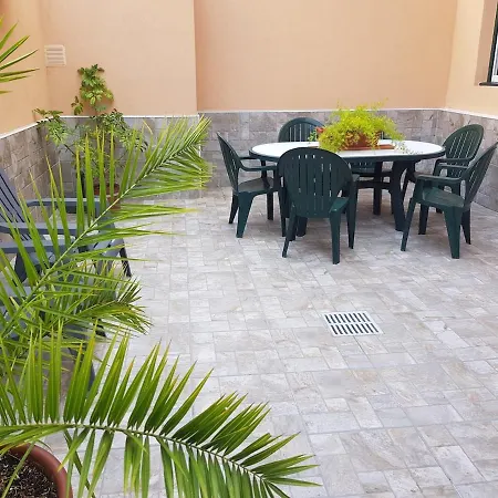 Con Gran Terraza En El Centro De דירה